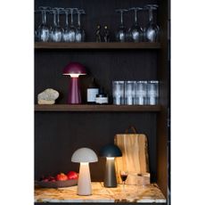 Fialová LED stolová lampa na diaľkové ovládanie (výška 28 cm) Sam – Sirius