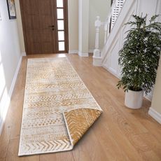 Okrovožlto-biely vonkajší koberec 80x350 cm Biri – NORTHRUGS