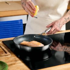 Antikoro panvica s nepriľnavým povrchom ø 26 cm Lucca 3.0 – FABINI