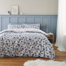 Bielo-modré flanelové obliečky na dvojlôžko 200x200 cm Ophelia Floral – Bianca