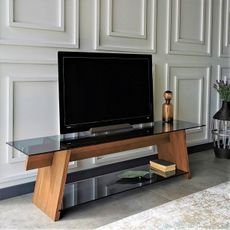 Elegantný televízny stolík Glide 158 cm s čiernym sklom